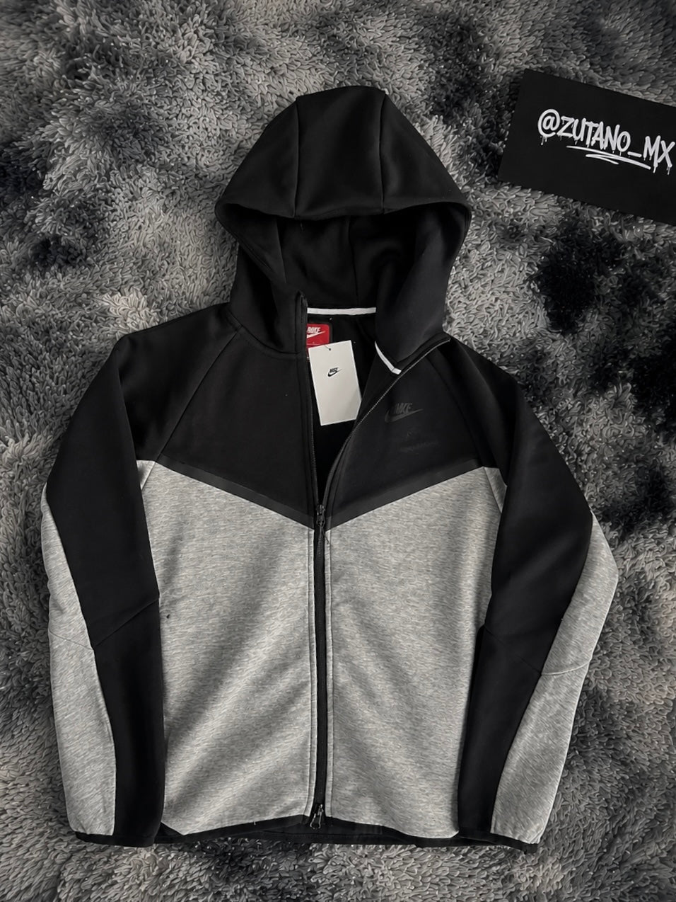 NIKE TECH FLECCE GREY/BLACK HOODIE