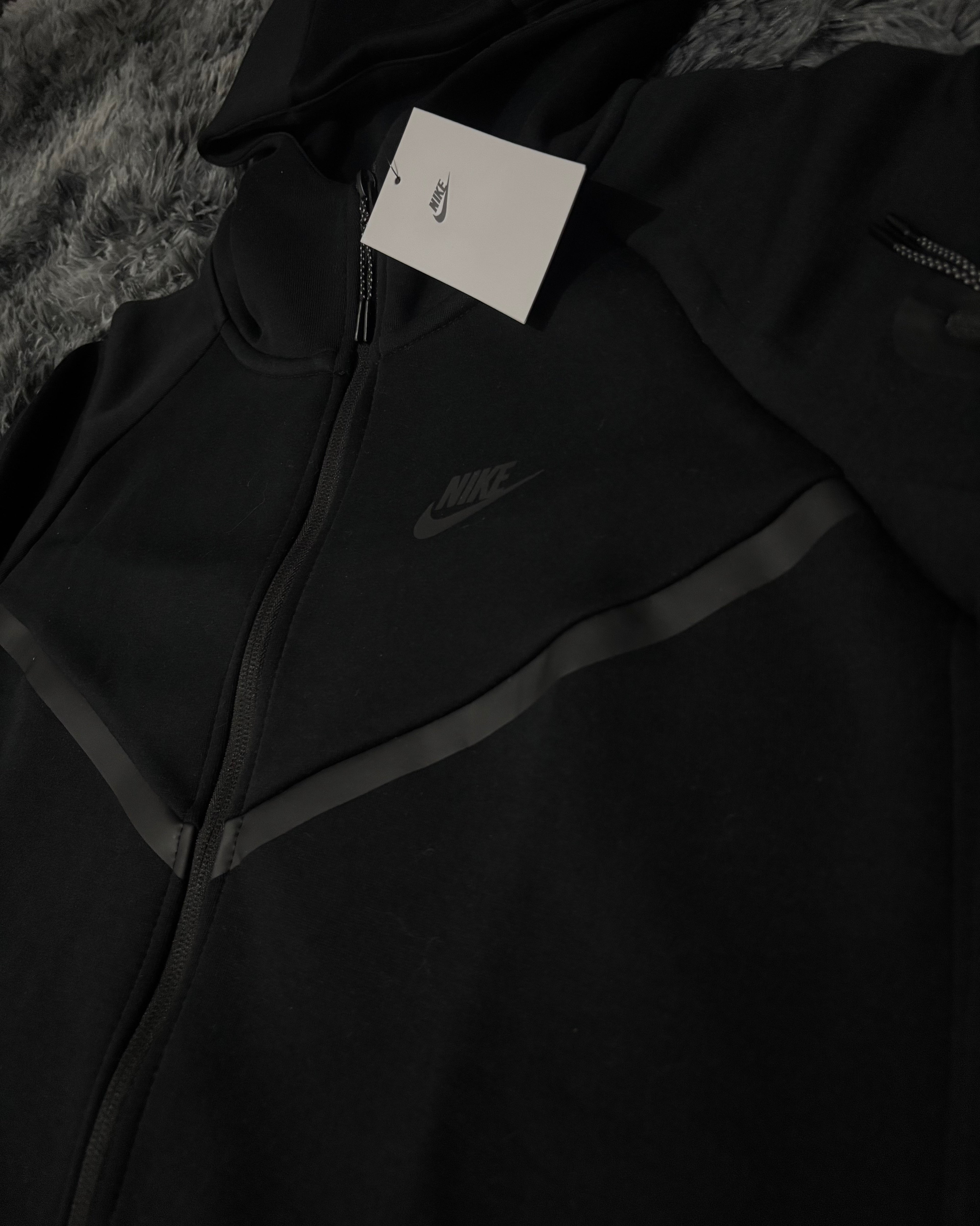 NIKE TECH FLECCE BLACK HOODIE