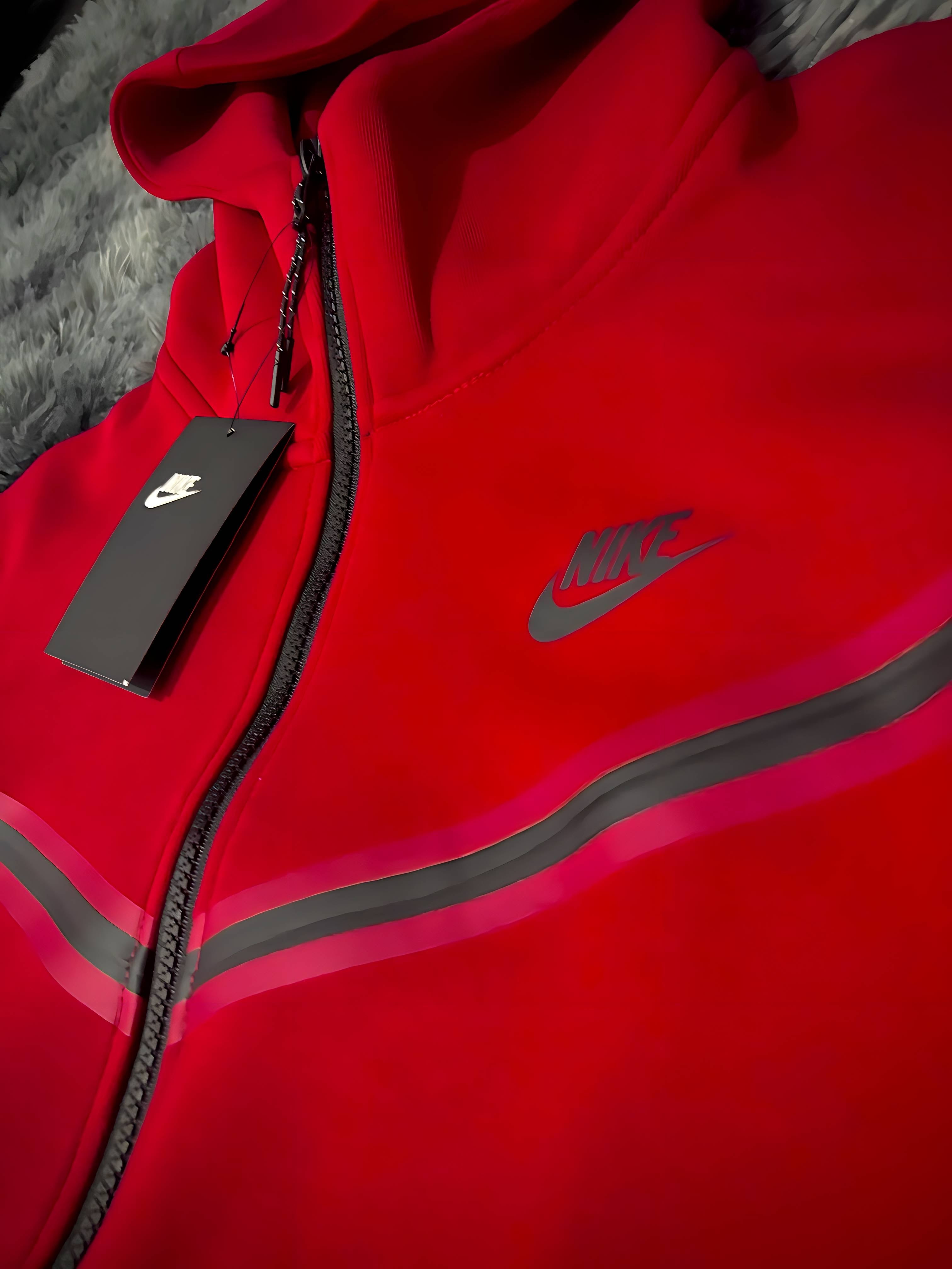 NIKE TECH FLECCE RED HOODIE
