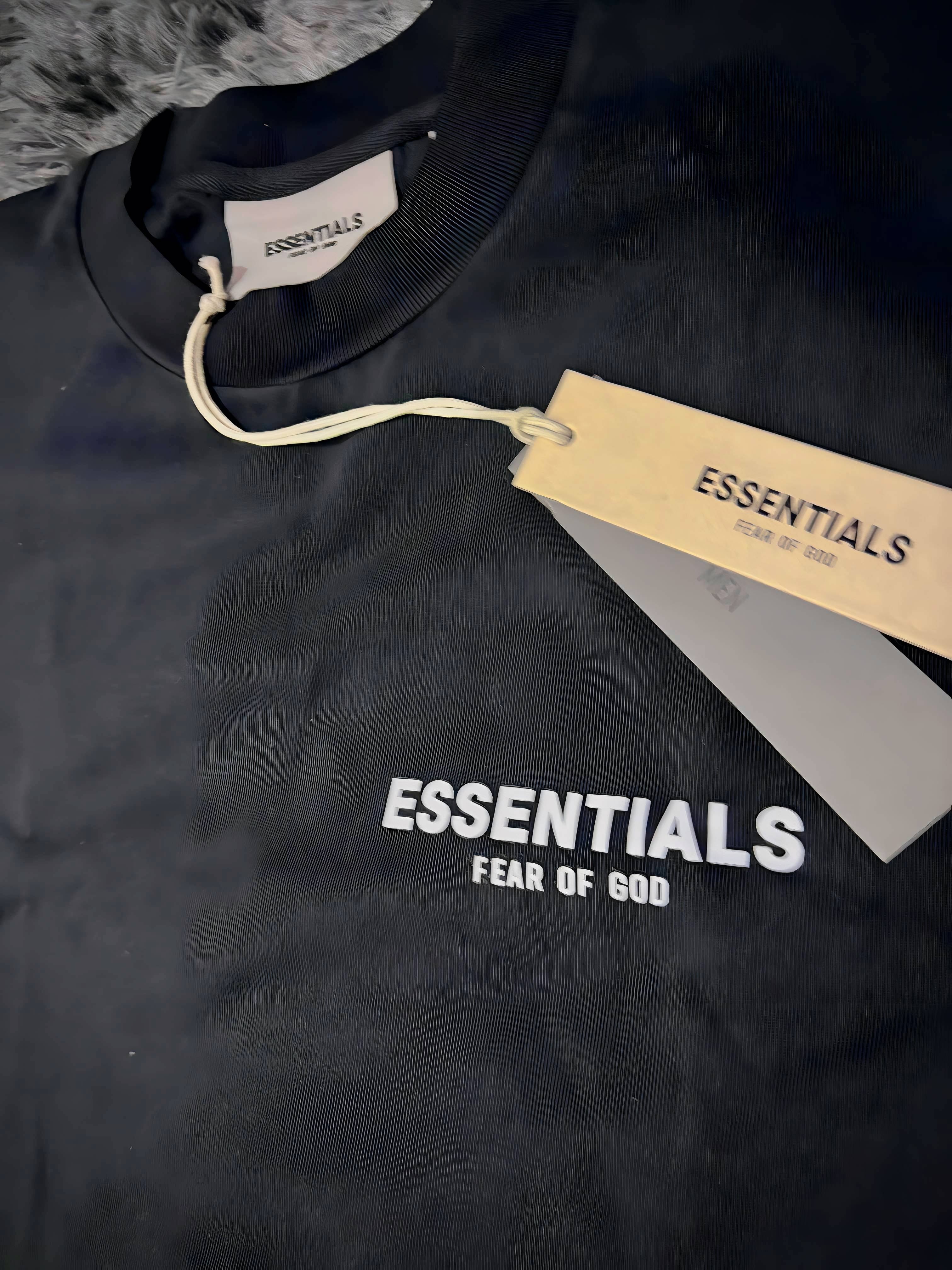 FEAR OF GOD ESSENTIALS NEW YORK CAMISETA